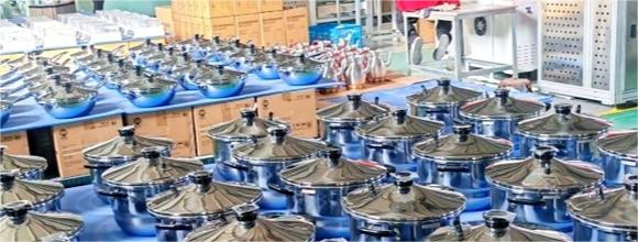 Special cooking utensils relieve high-altitude pressure in SW China's Xizang
