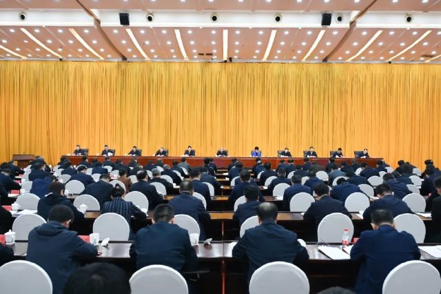 黑龙江省委金融工作会议在哈尔滨召开