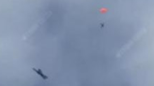 乌军飞行员驾驶教练机升空作战 成功击落俄军一架无人侦察机