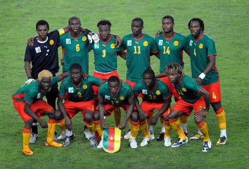 Photo: Members of Cameroon men's football team pose for picture
