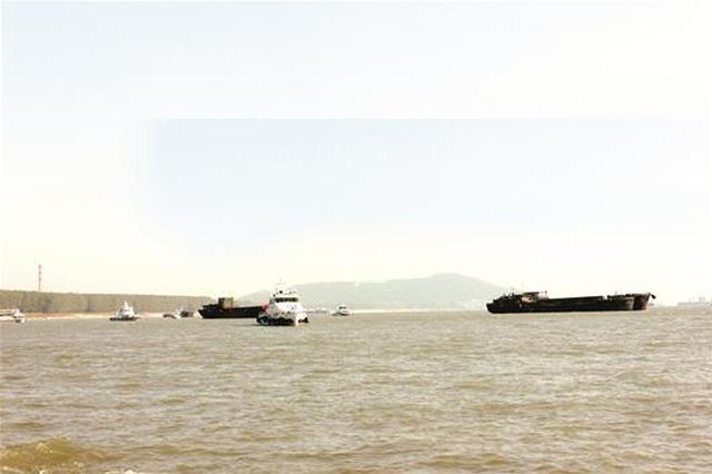 武汉集中遣返73艘非法采砂船 长期在武汉非法采砂