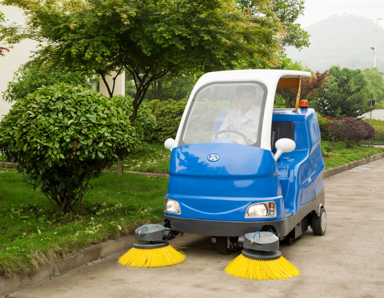 凯驰 驾驶式电动扫地车 CAR-XD18  电动专用车整车外观图片