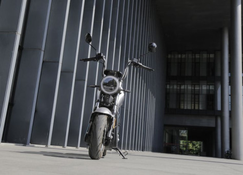 新日MIKUMAX电动摩托车外观图片
